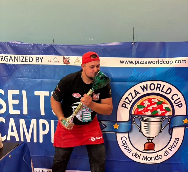 Un pizzaiolo de Saint-Cyr-sur-Mer, champion du monde de la pizza, à Rome !