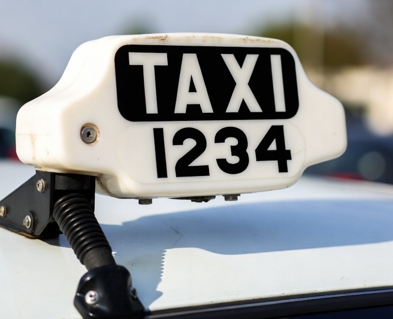 Retards, vitesse et tensions : le récit troublant d’une mère face à un service de taxi à La Ciotat