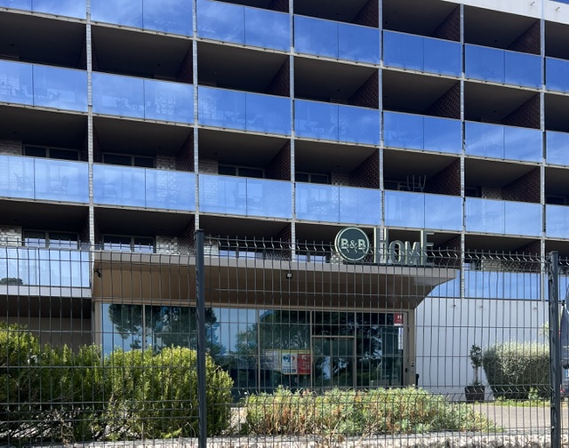 La Ciotat : pourquoi la reprise de l’ancien hôtel "Moxy" pourrait rebattre les cartes face à "Airbnb"