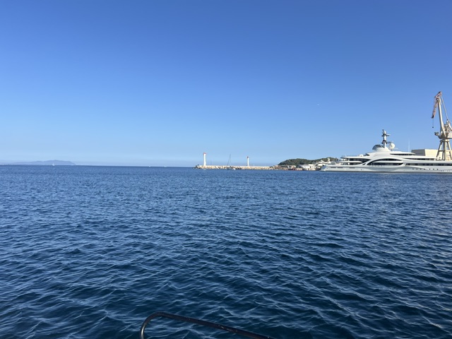 Insolite : un navire militaire pourrait bientôt être coulé au large de La Ciotat