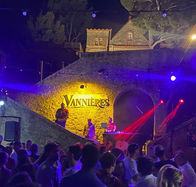 À deux pas de La Ciotat, ce concept fait danser toute une génération au coeur des vignes