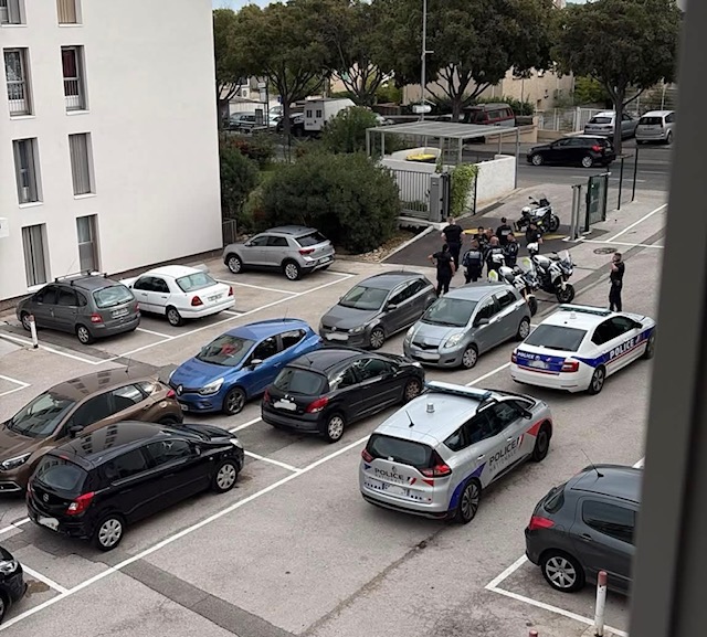 La Ciotat : une septuagénaire se réfugie chez elle après avoir aperçu un homme armé d’une barre de fer
